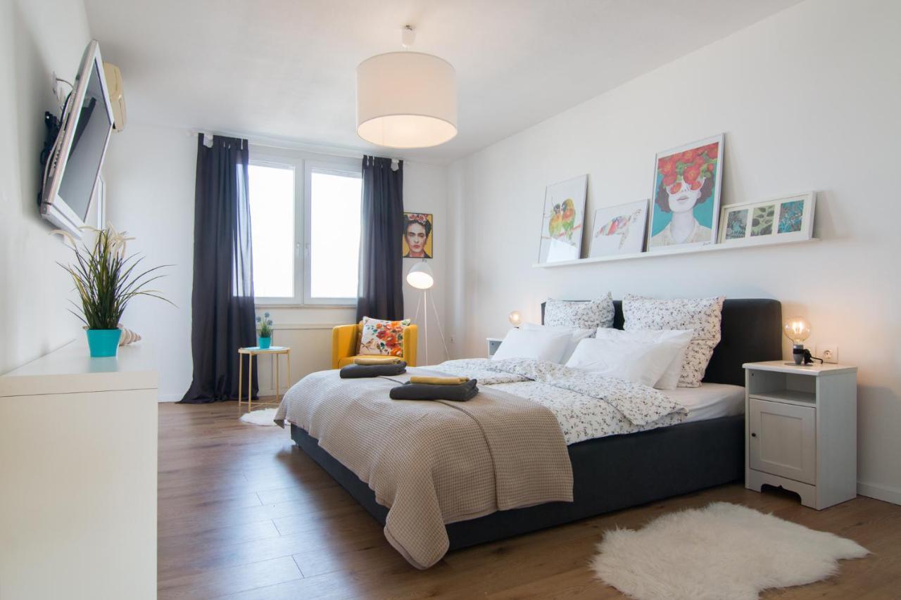 Harbour-Apartment With Sea View And Parking Spot Pula Exterior foto
